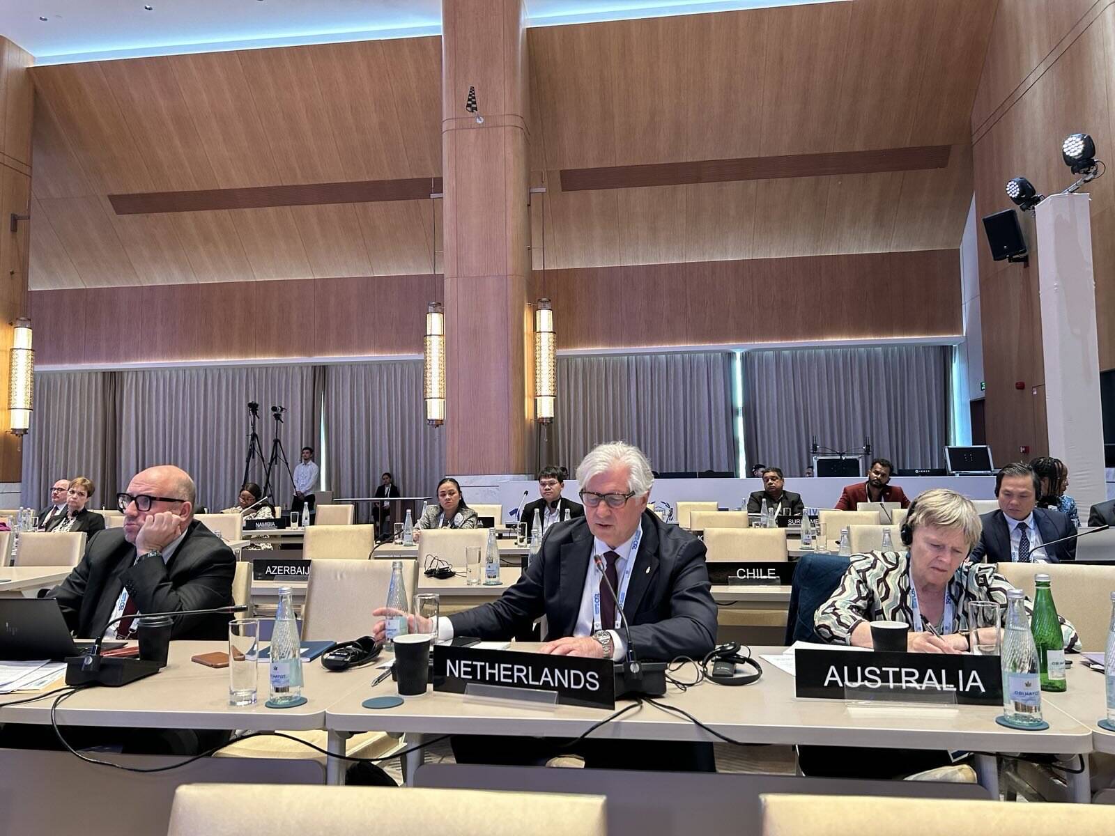 Peter Oskam, Griffier Tweede Kamer (midden)