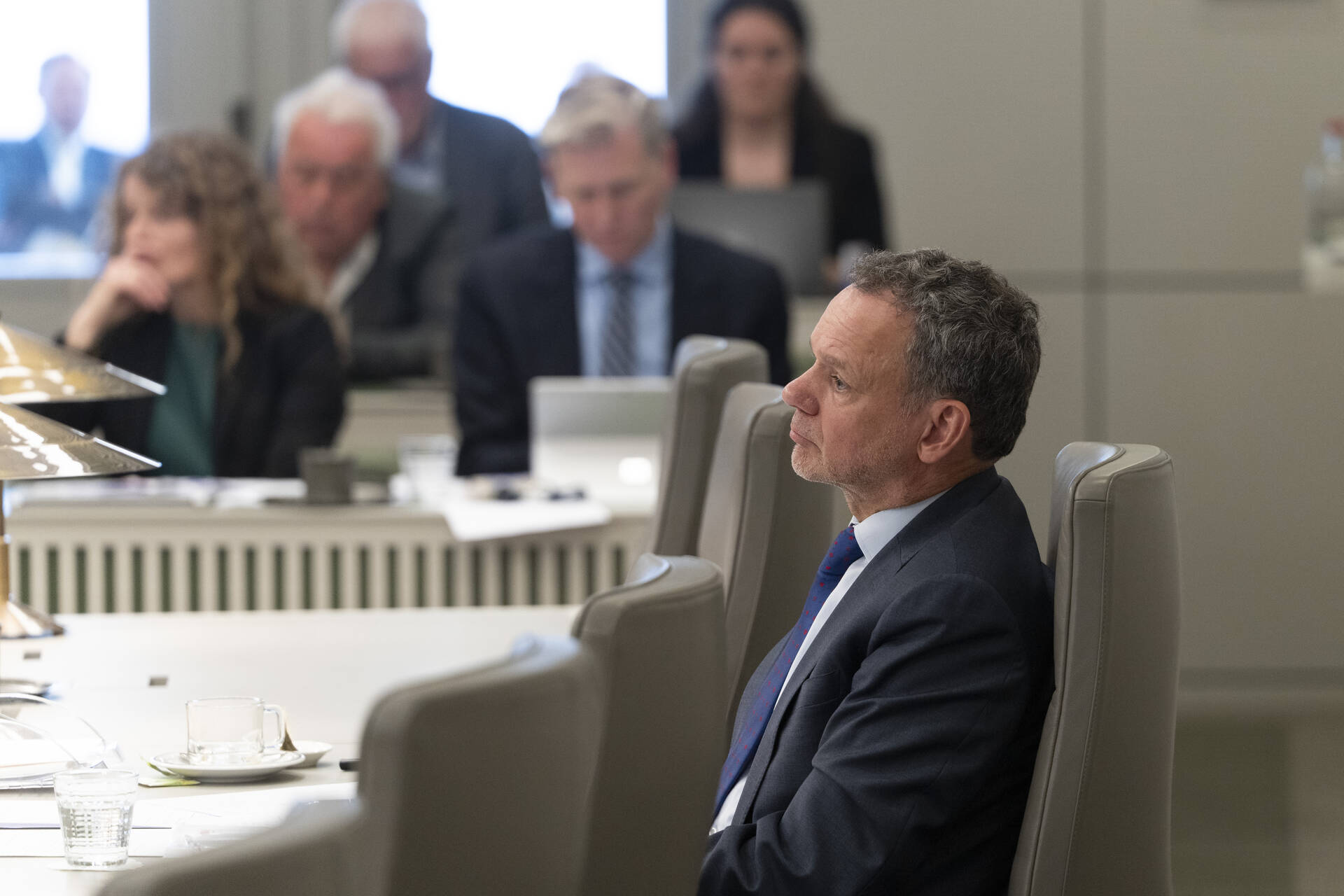 Minister Veldkamp tijdens het debat op 22 april 2025