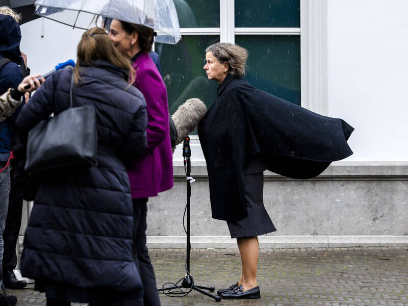 Marjolein Faber in gesprek met de pers