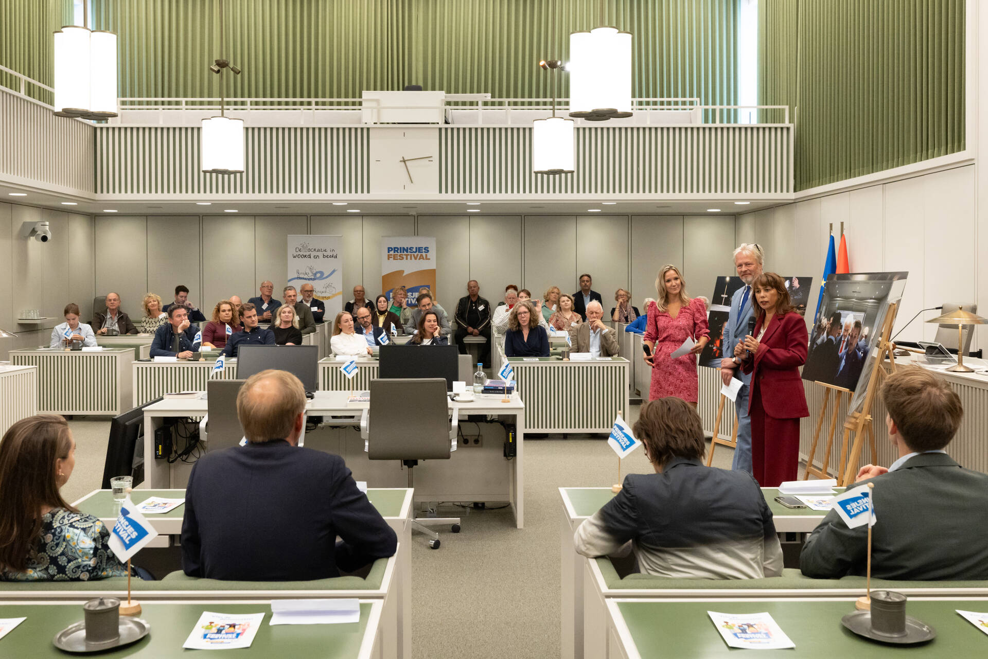 De plenaire zaal van de Eerste Kamer tijdens de uitreiking van de prijzen