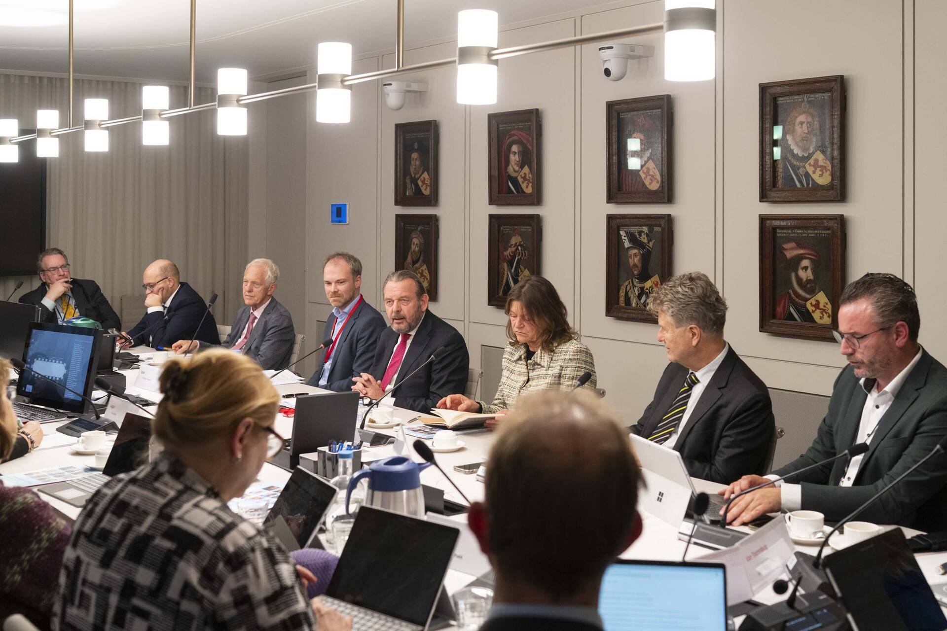 De Ombudsman en Kinderombudsman in gesprek met de commissie voor Binnenlandse Zaken