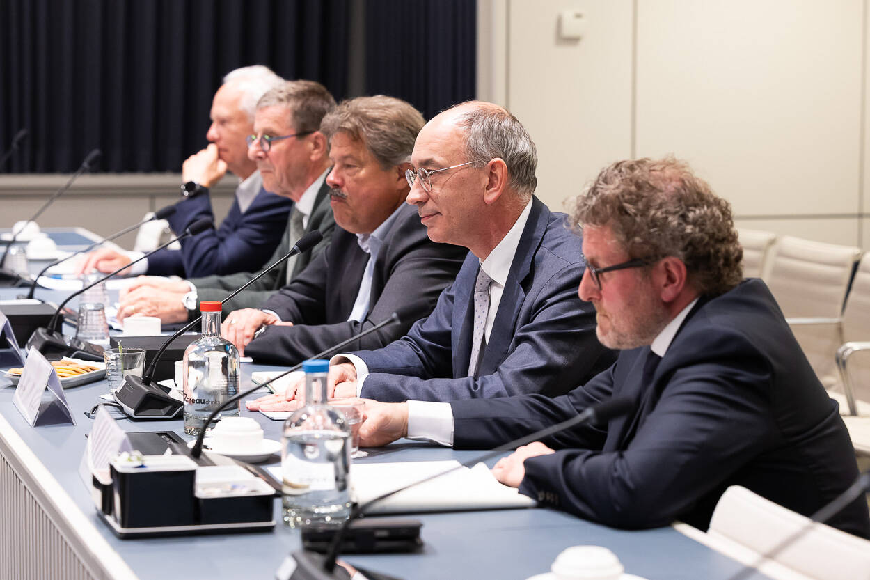 Deskundigen in gesprek met de commissie Financiën (FIN) over de aanpassing van belasting in box 3