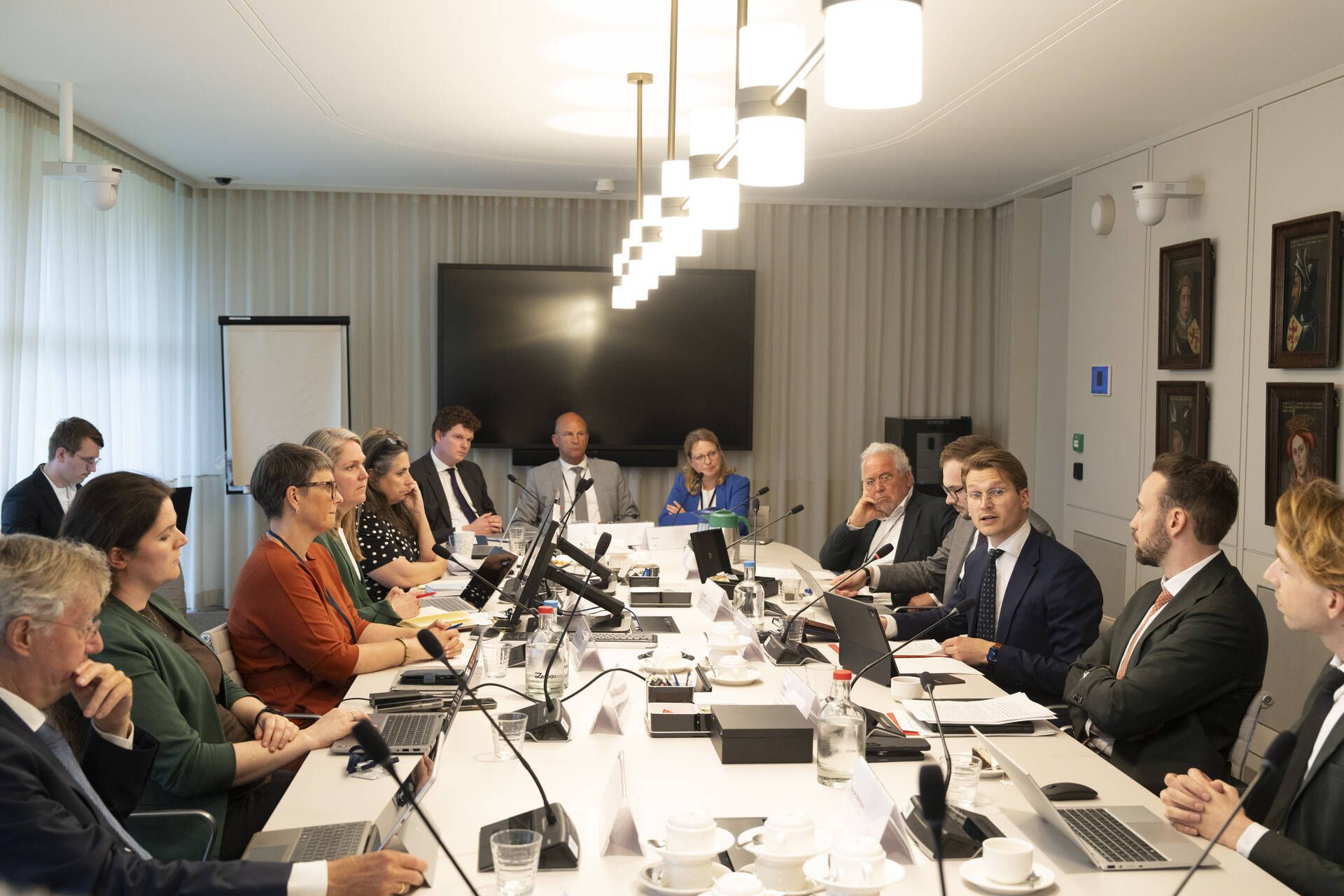 Minister van Essen maakt kennis met de commissie LNV